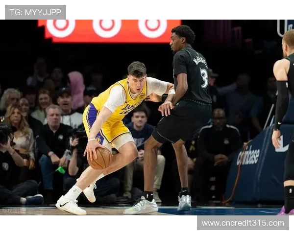 里夫斯神勇表现压哨三分精准命中助球队逆转胜利